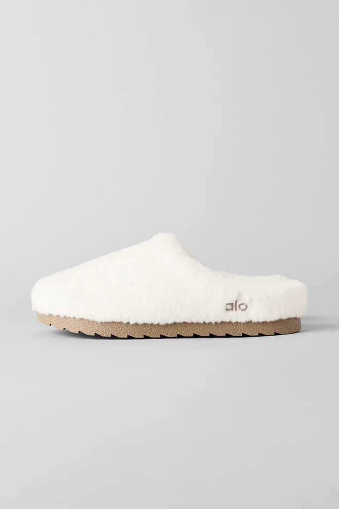 Veylo™ - Fluffy Slippers