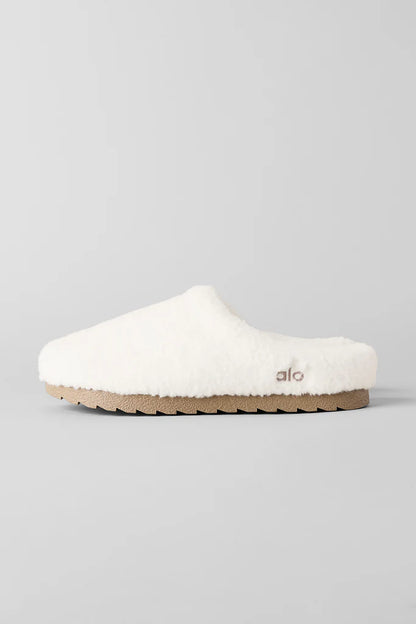Veylo™ - Fluffy Slippers
